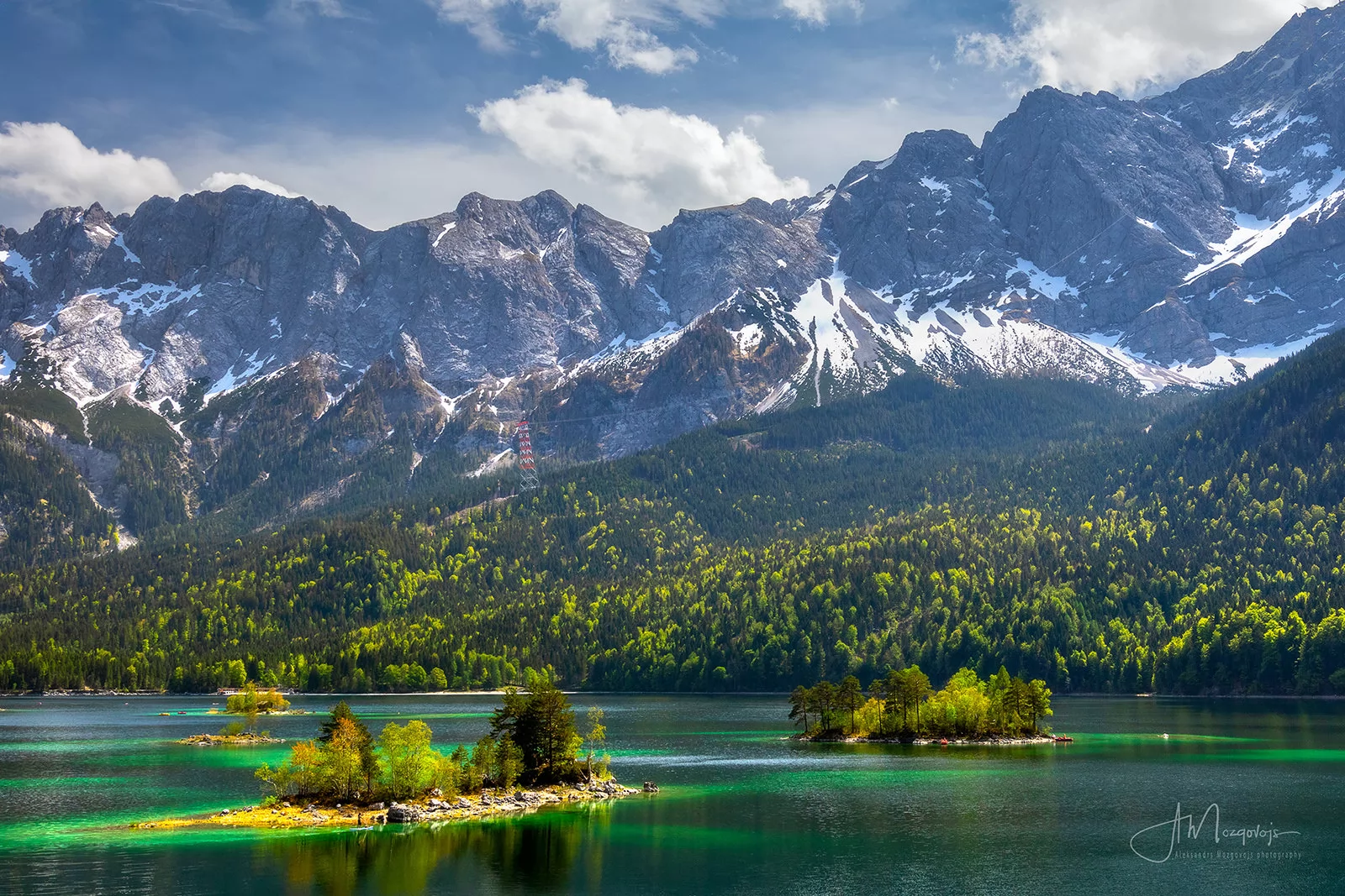 Alpenlandschaft am See